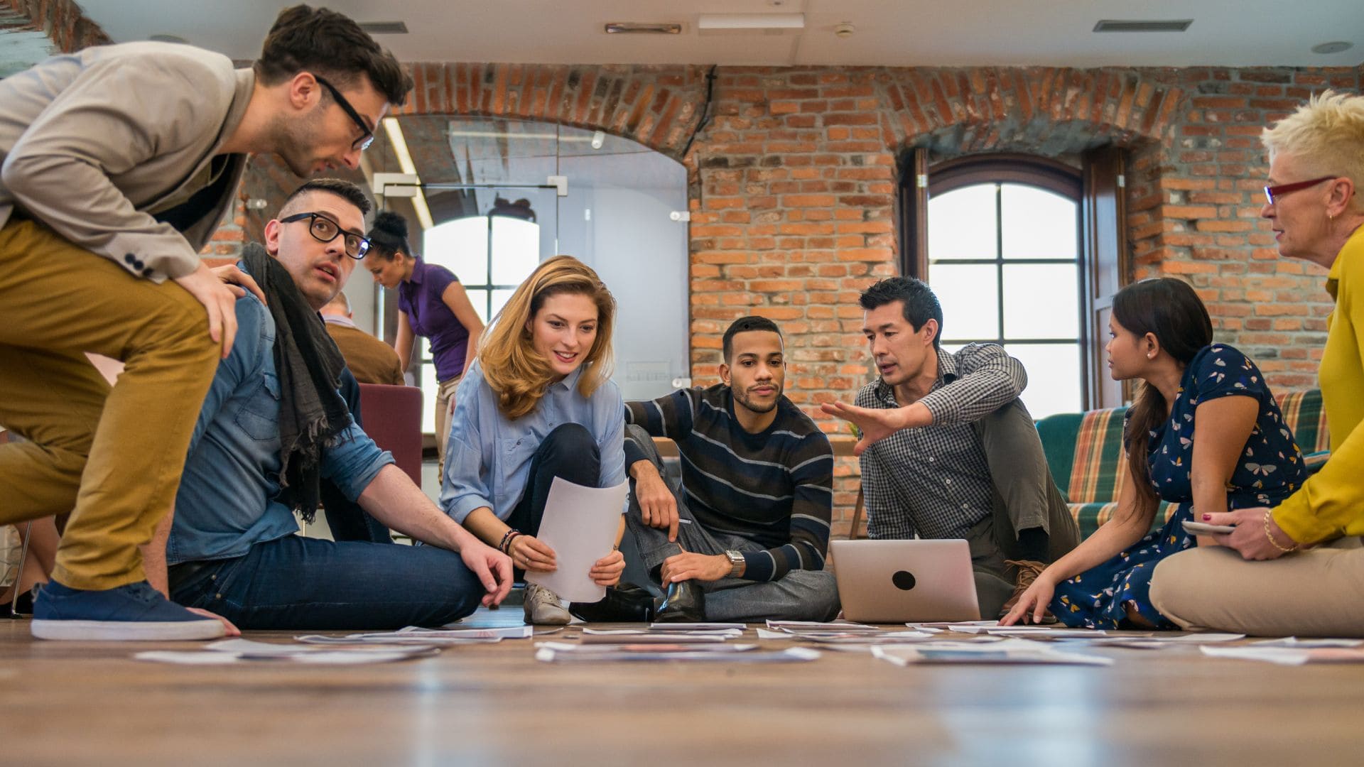 “Cómo Elegir la Agencia de MKT Digital Ideal para tu Empresa: Factores Clave a Considerar”